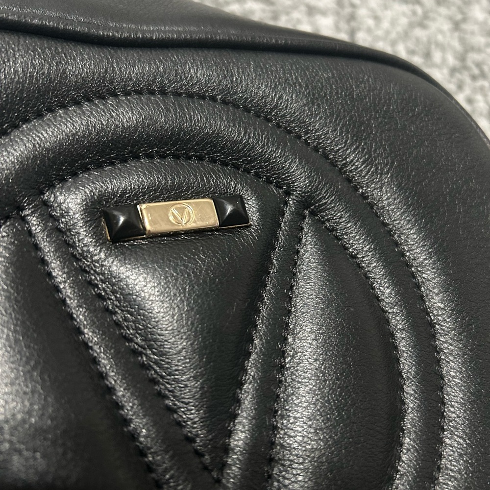 Mario Valentino Black Crossbody Leather Bag with Gold Accents Made In Italy - Picture 5 of 13